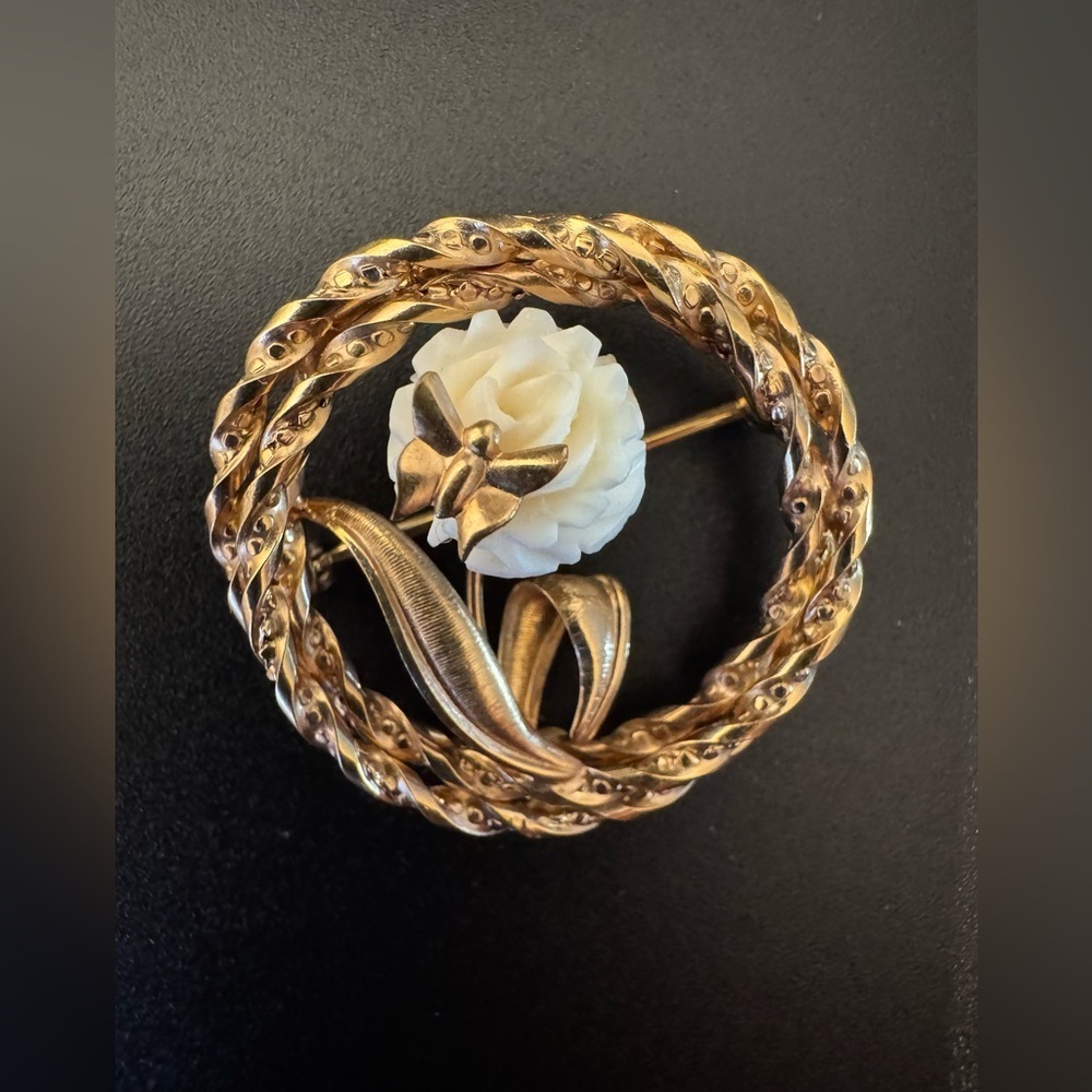 Vintage Curtis 1/20 14K Gold Filled Rose Wreath Brooch Floral Pin 1950s - EUC